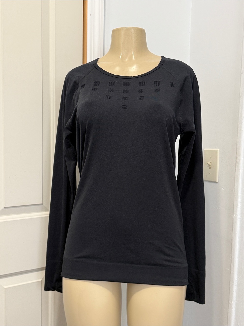ATHLETA Namaste Black Long-Sleeve Laser-Cut Performance Top
